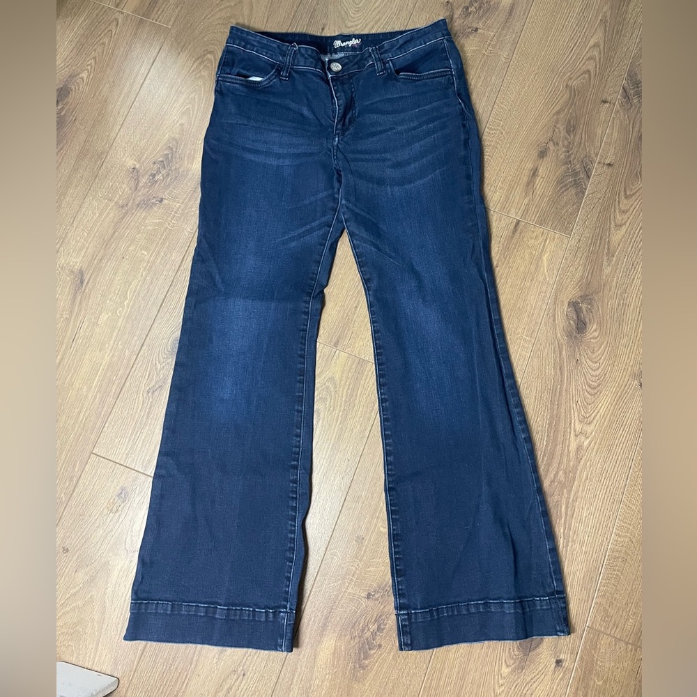 Wrangler Boot Cut Denim Jeans Medium Wash Women’s 32” Waist (Hem Altered)